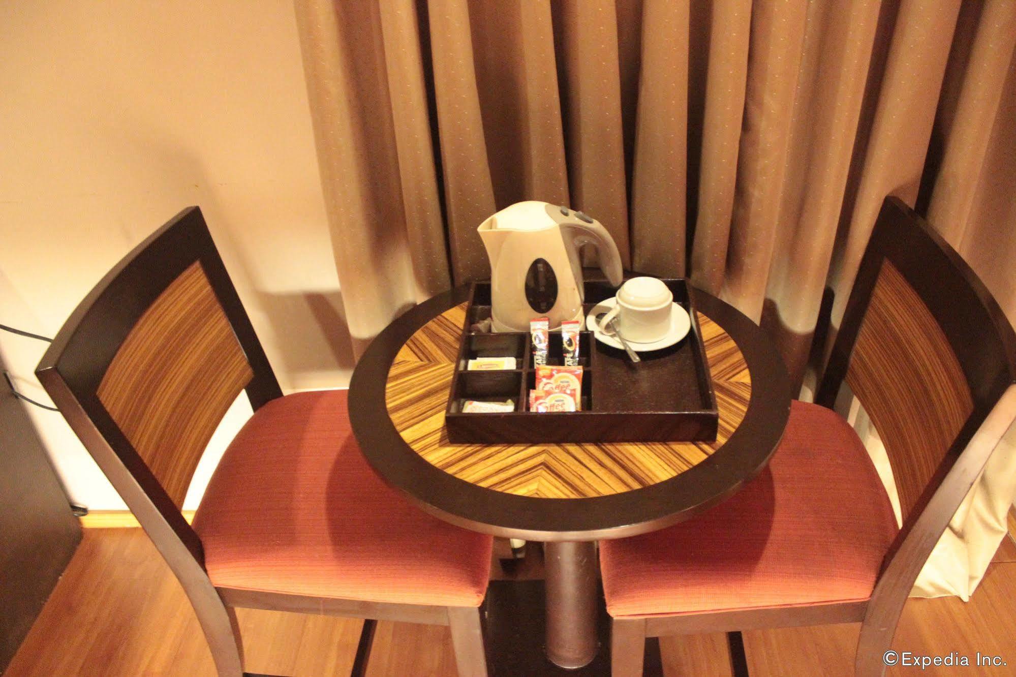 Soleste Suites Quezon City Kültér fotó